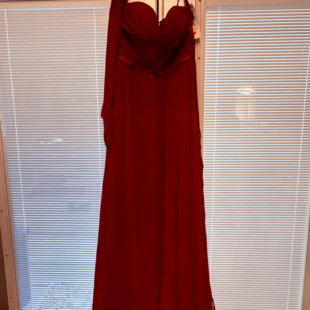 Elegant burgundy Strapless or straps Evening Gown